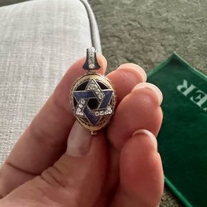 Star of David egg pendant